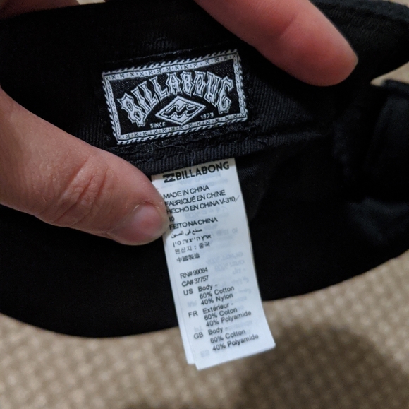 πBundle Deal - Billabong black hat - Picture 2 of 4